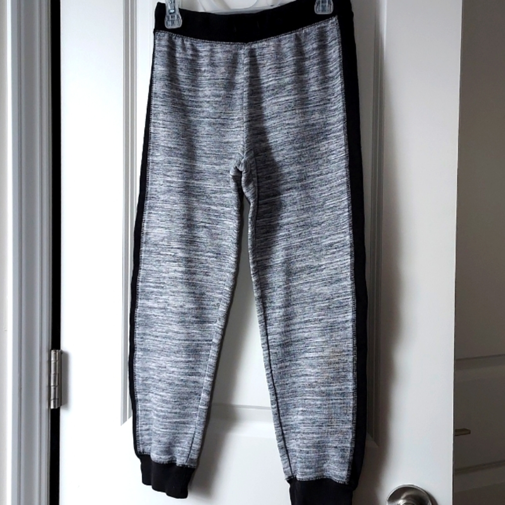 Danskin Now medium pants black white